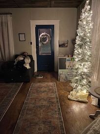 The house had beautiful decorations which gave it a feel of home.