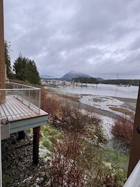 Amazing view! We could have sat on the window bench for hours and watched the harbour!