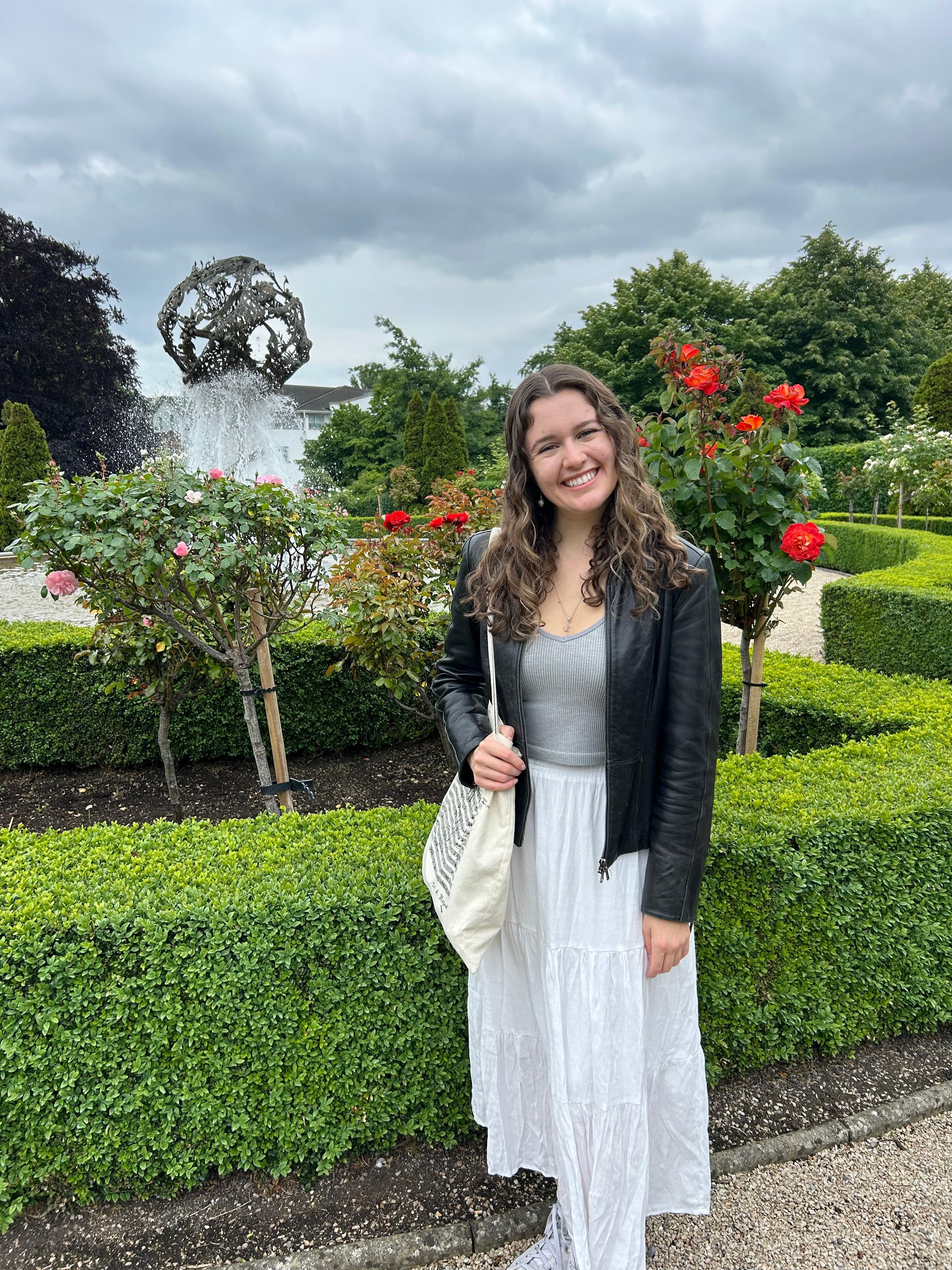 The rose garden and fountain 