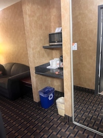 Mini kitchen area (fridge was in a different area)