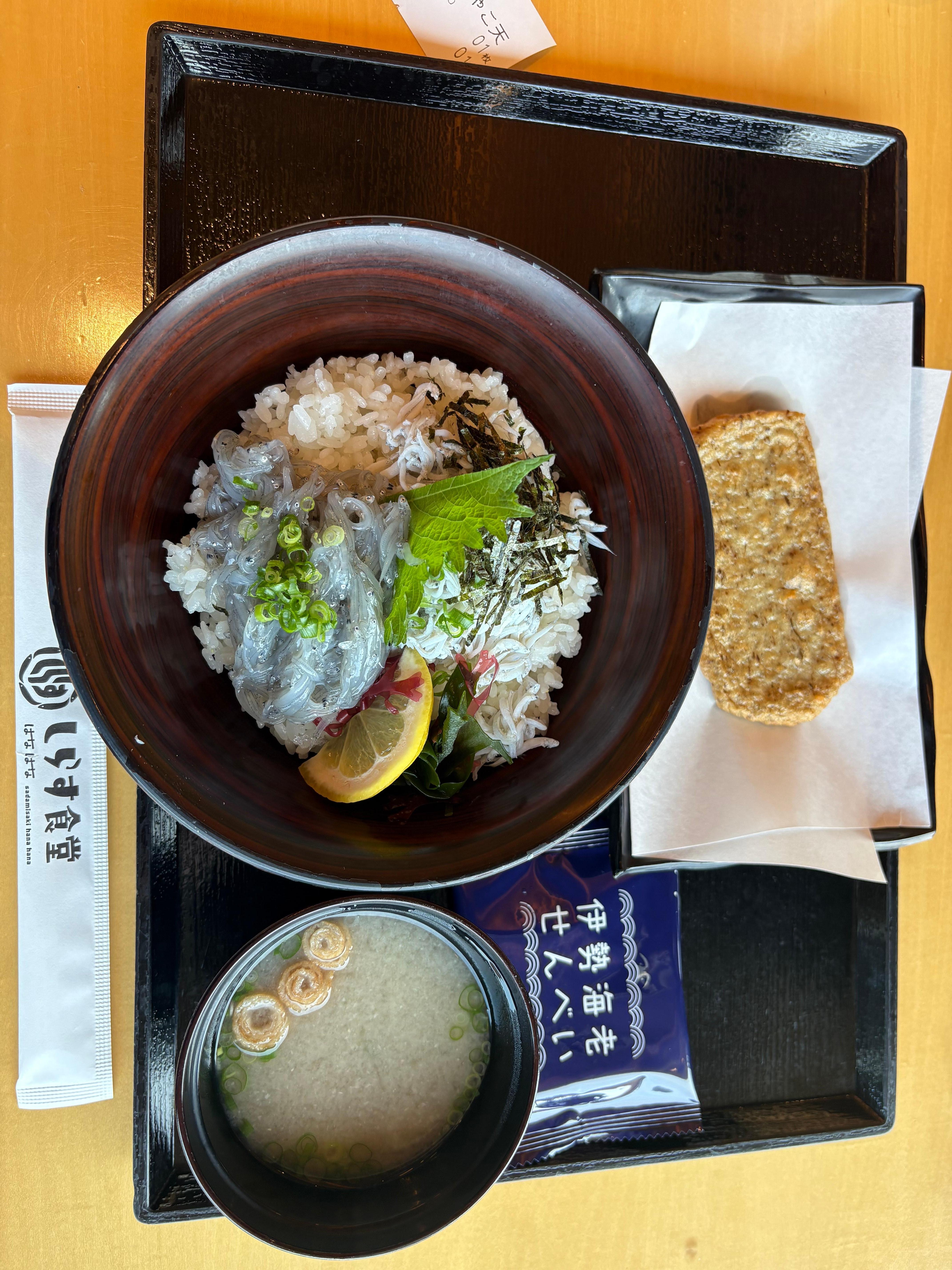 はなはなしらす2食丼