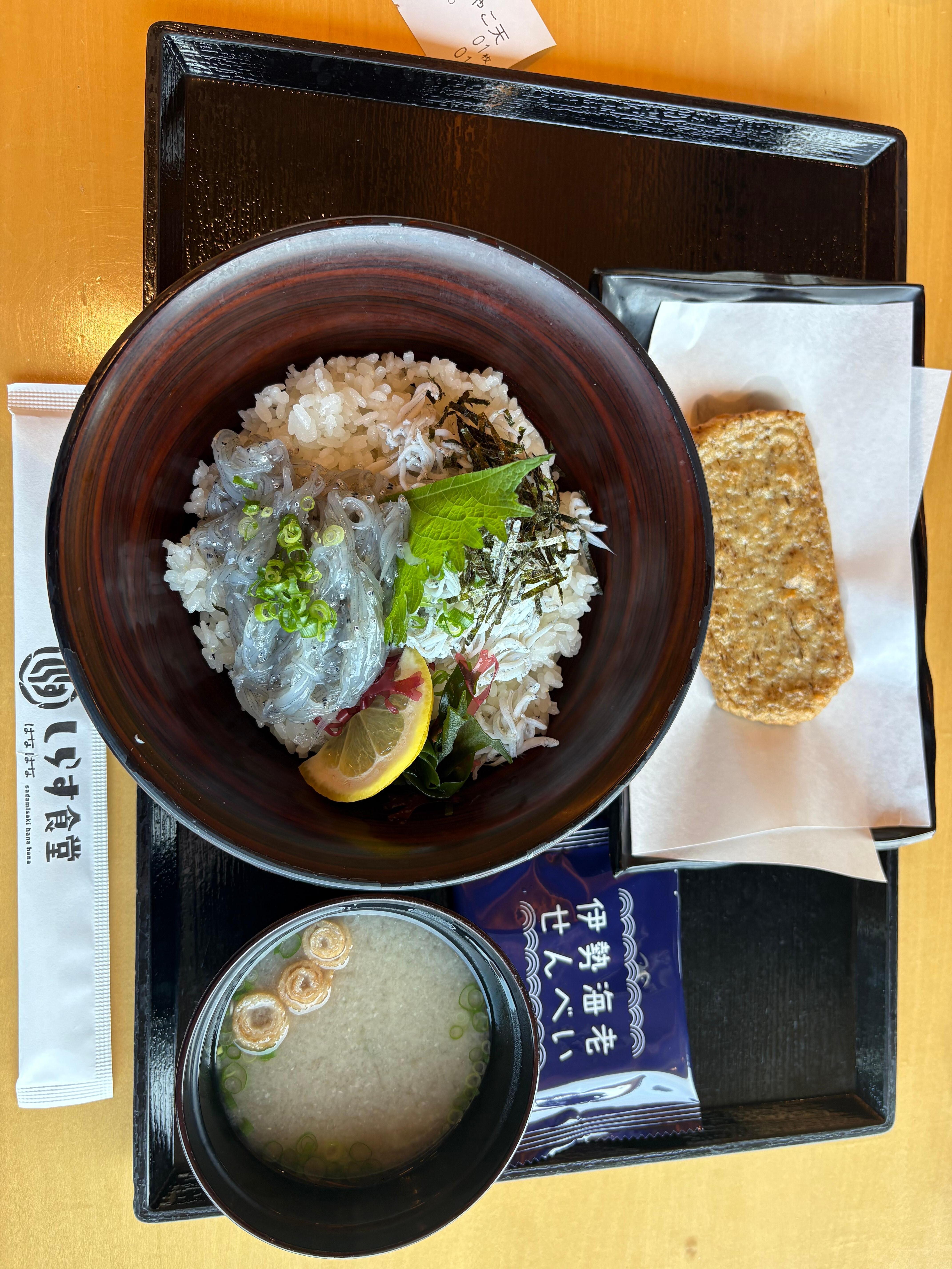 はなはなしらす2食丼
