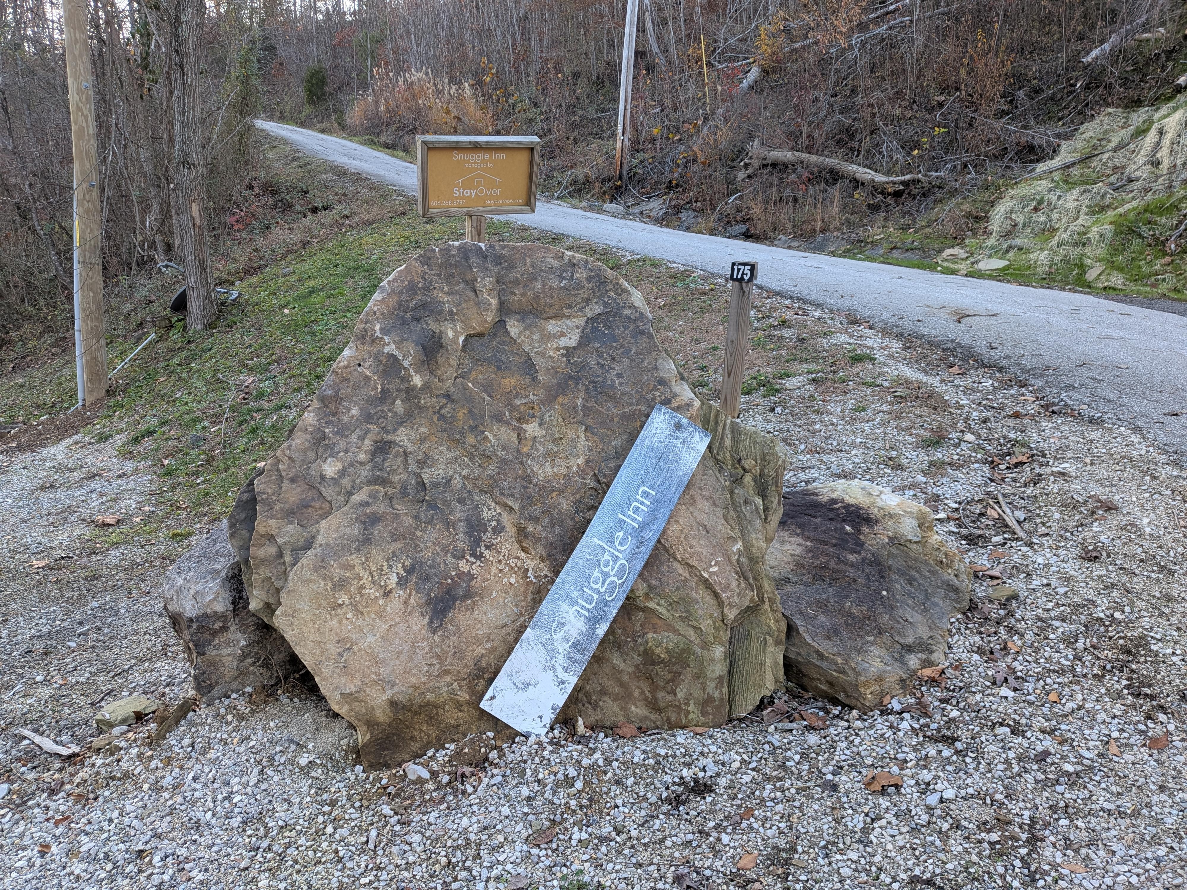 Snuggle in sign broken seen on day 1