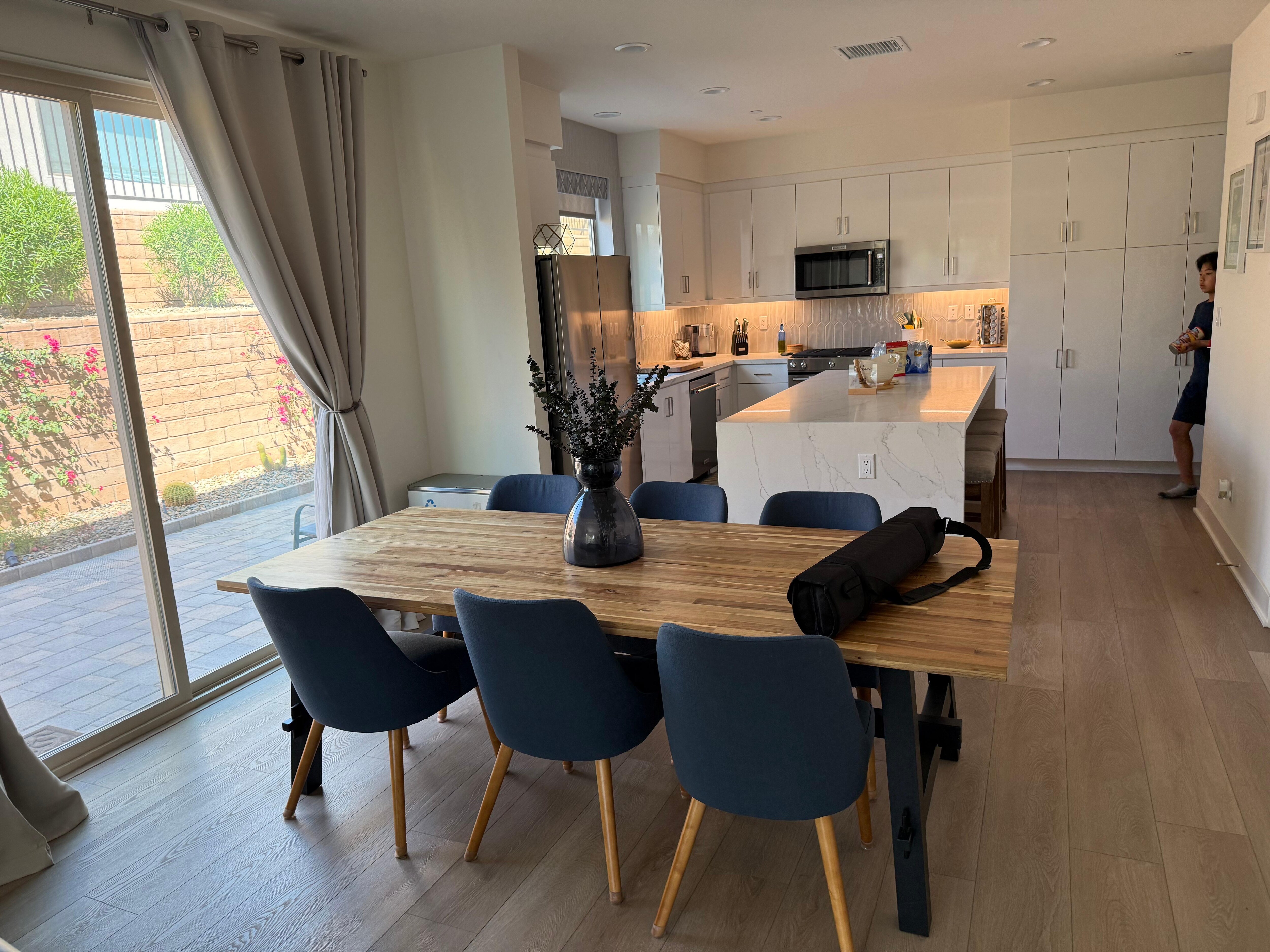 Photo of the kitchen and dining area.