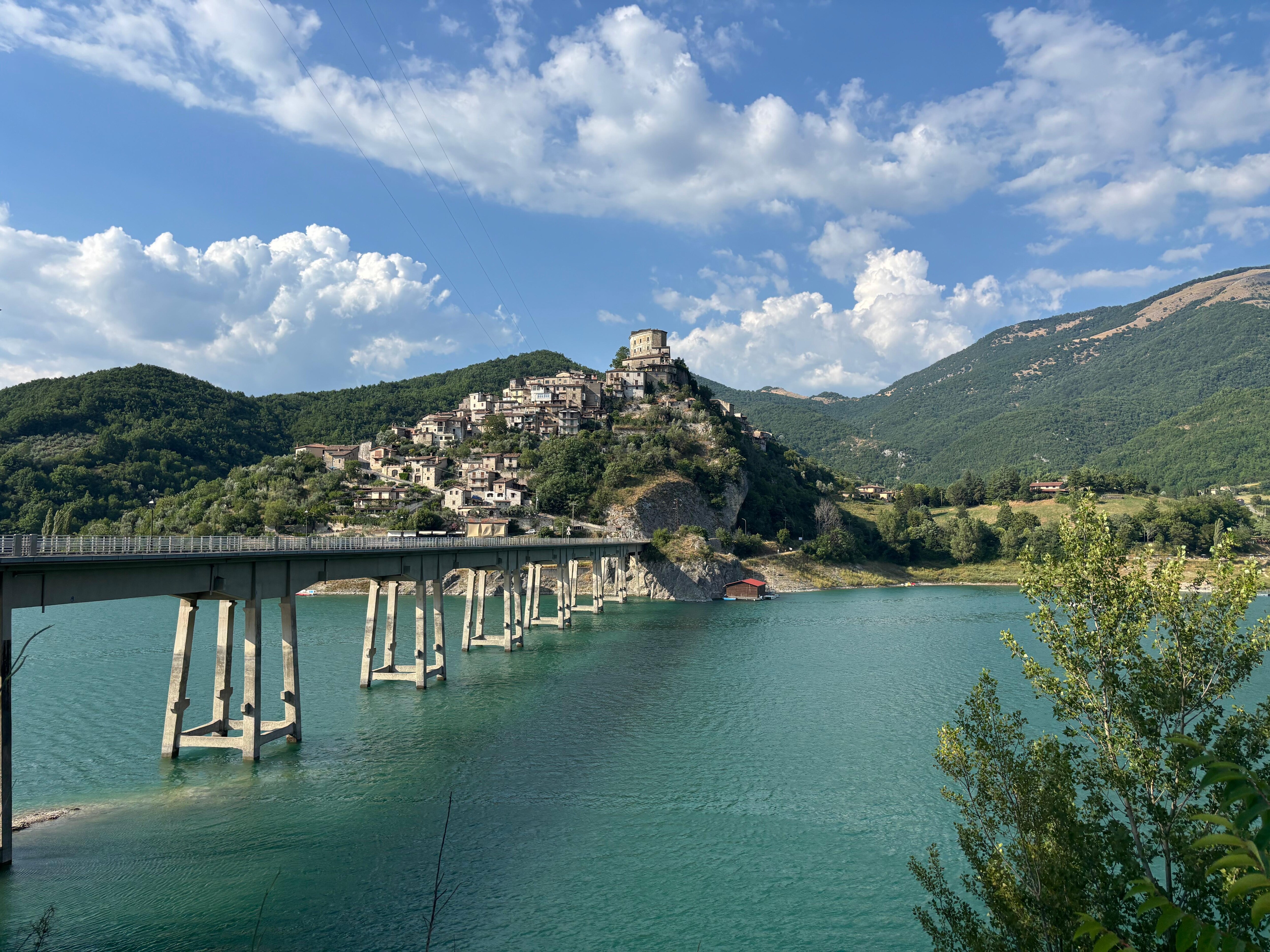 Castel di Tora