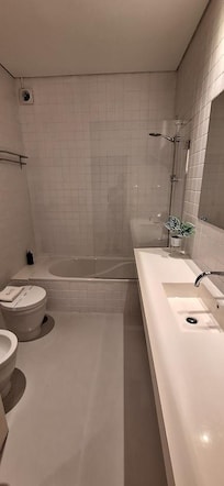 Nice bathroom