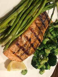 At same outback my partner had salmon & veggies & loved it