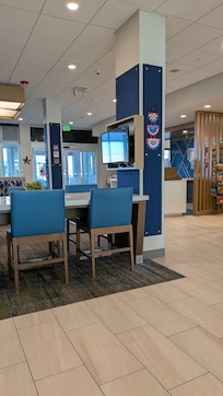 Lobby, front desk and mini-store