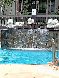 Pool has pool bar