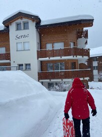 Haus Serac a short walk from supermarket, restaurants and the nursery slopes.