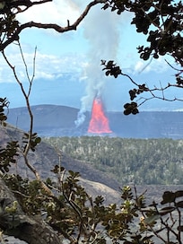 Kilauea eruption fountain