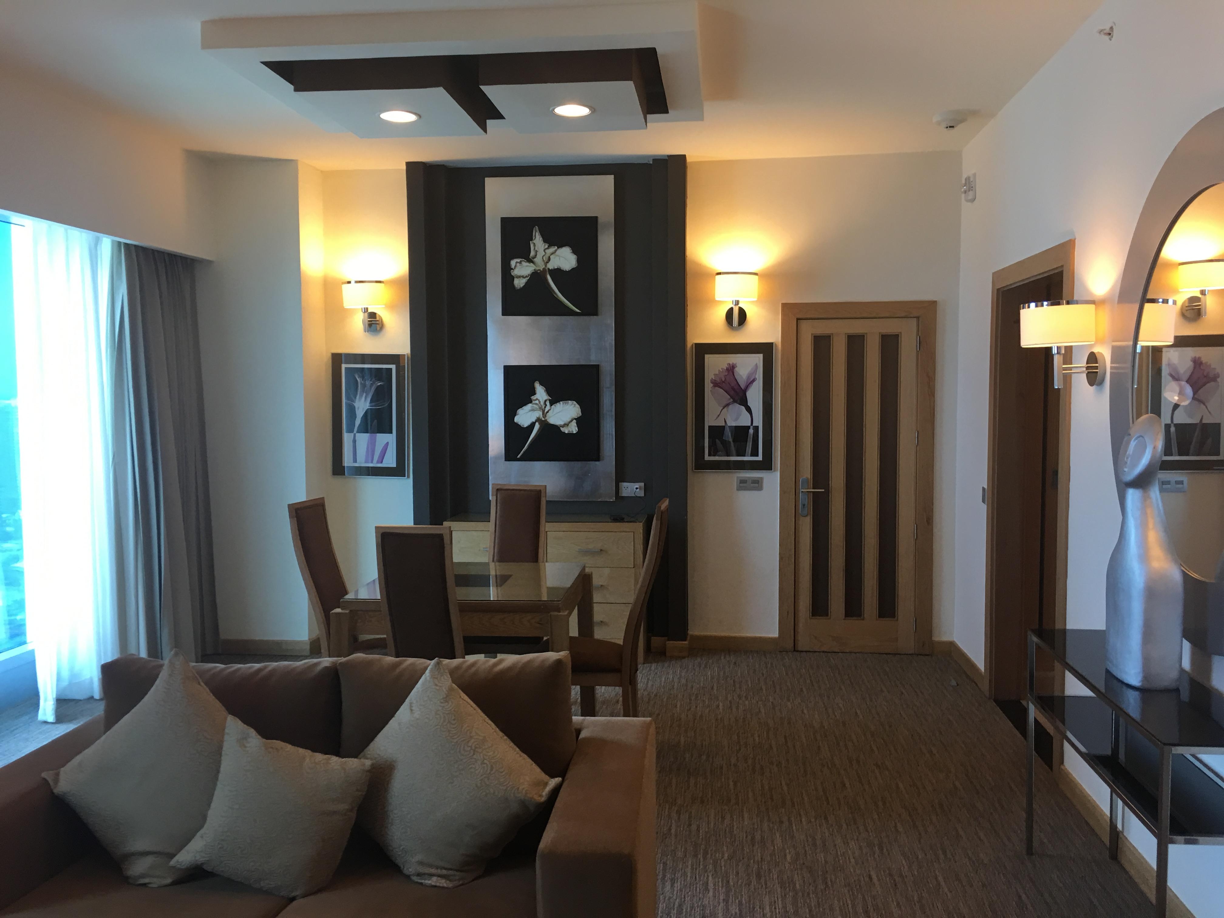 Suite bedroom