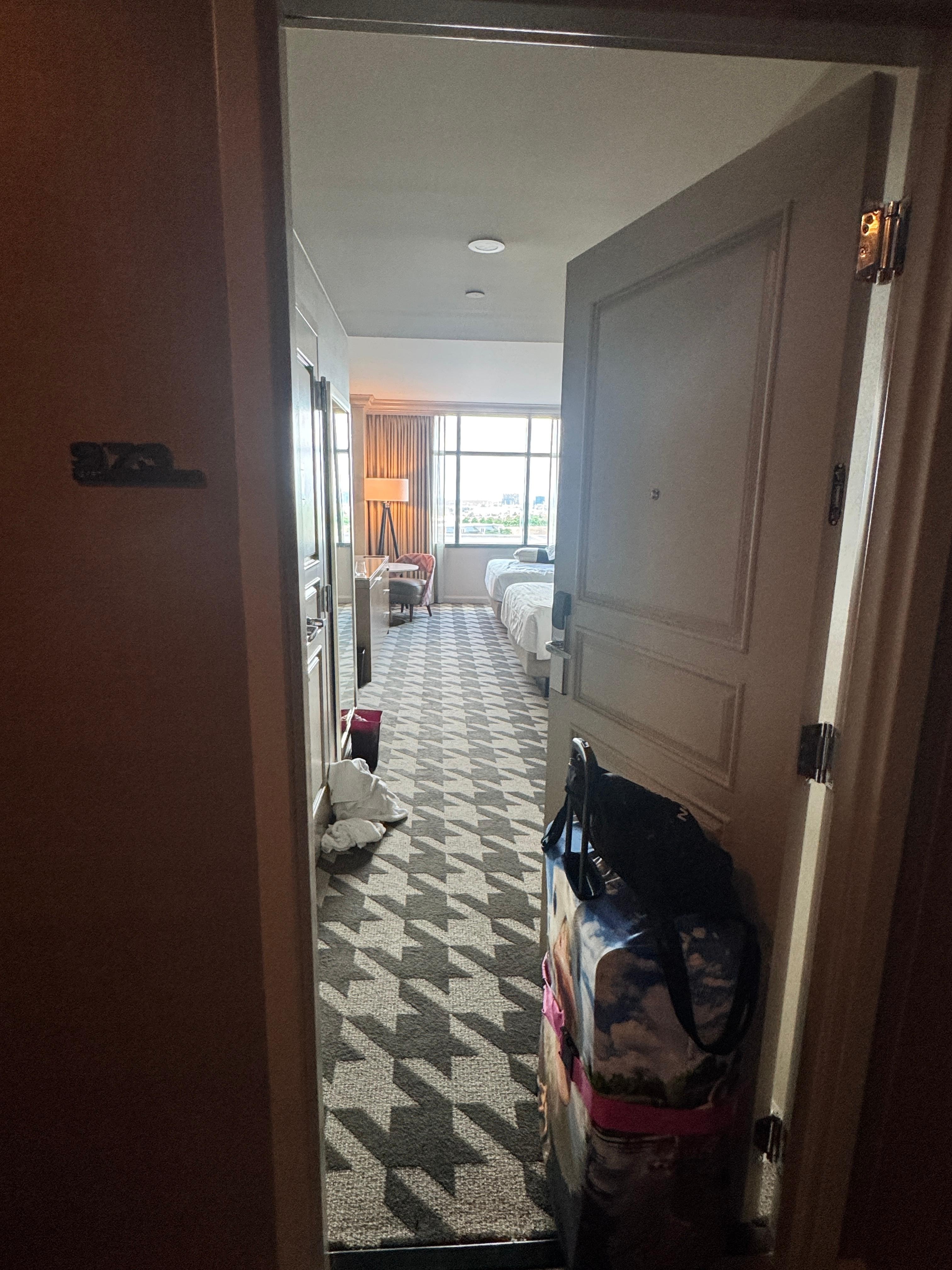 Room was big n perfect, clean also.