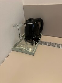Ikke kaffekopper, møkkete glass