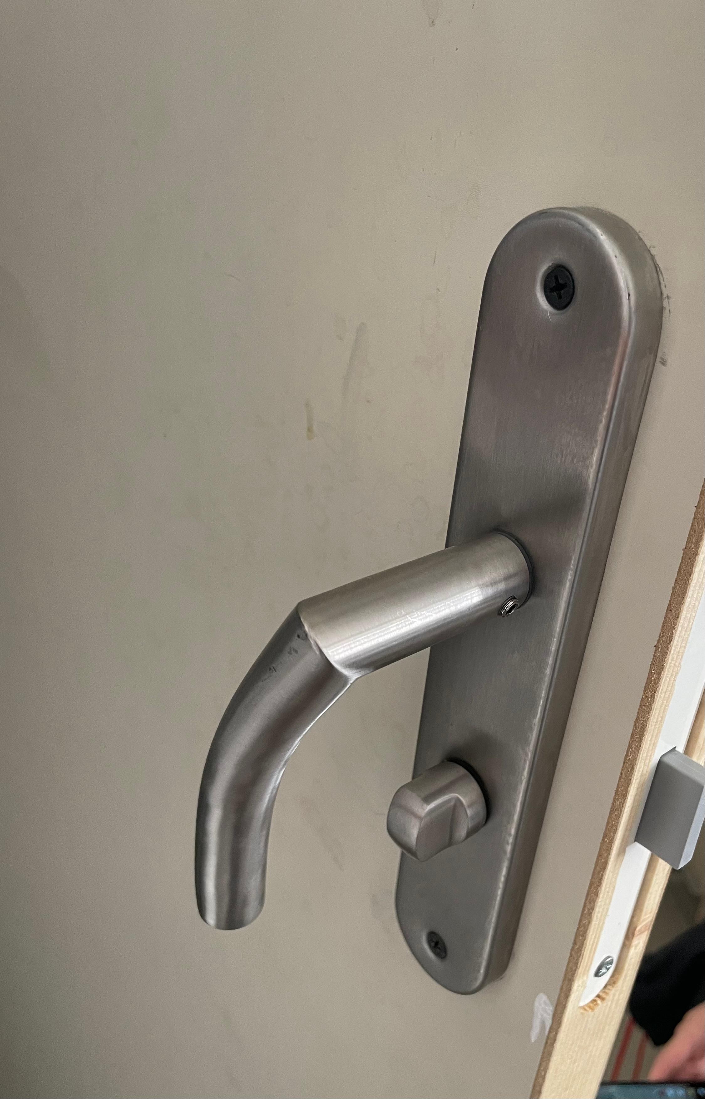 door handle not working