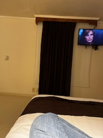 No window so no natural light 😢