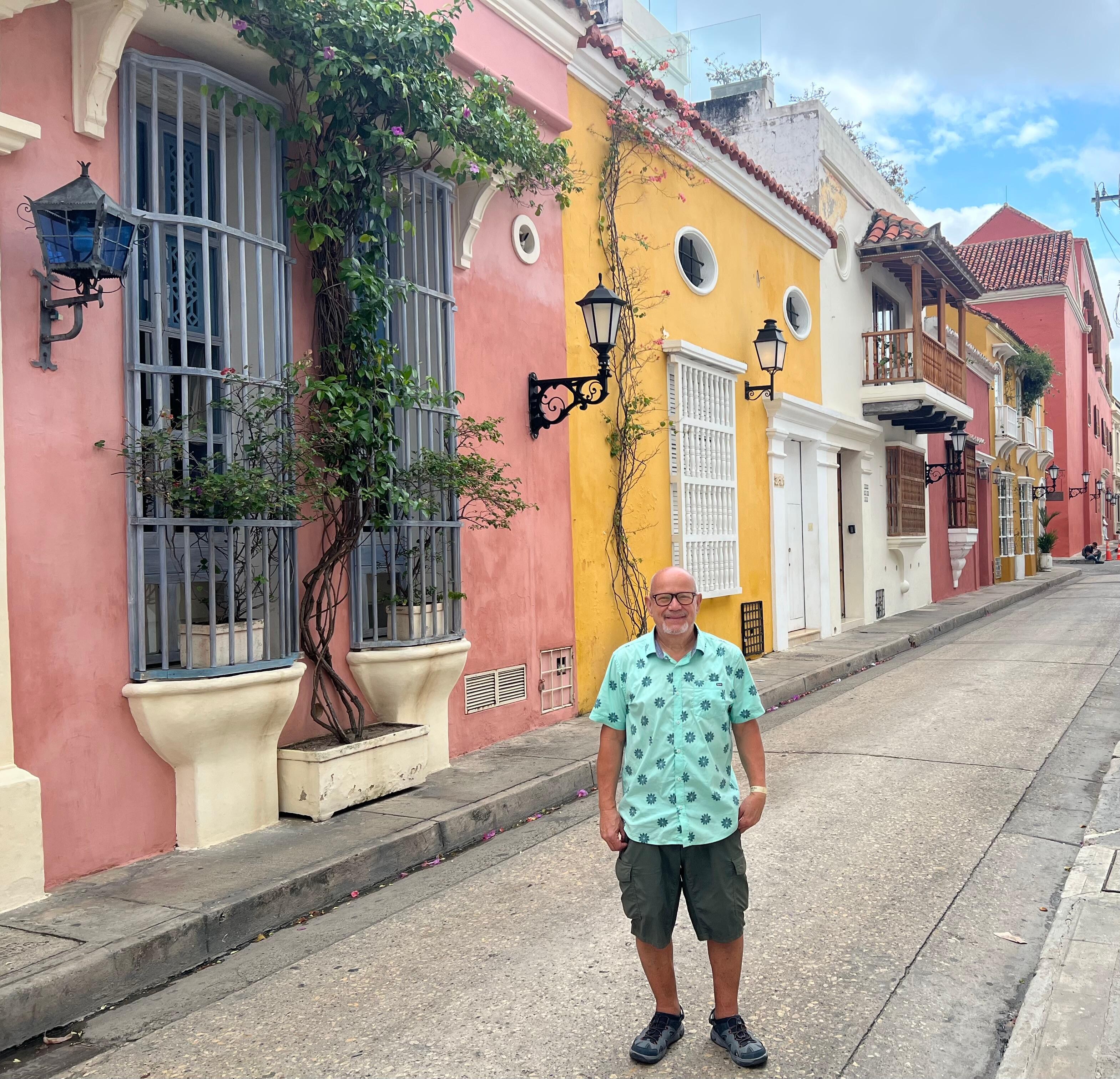 Walking lots of old houses colors 