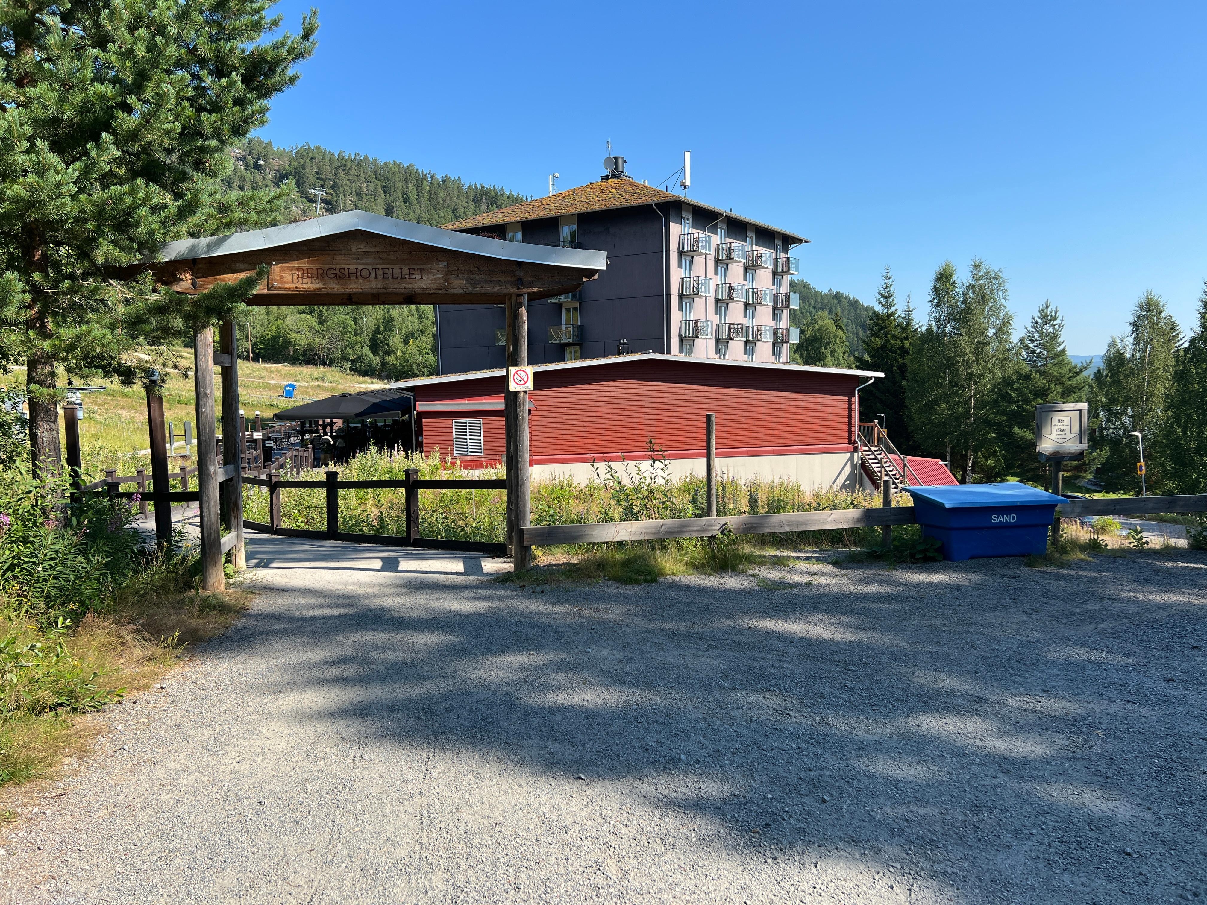 Ingången till hotellet 