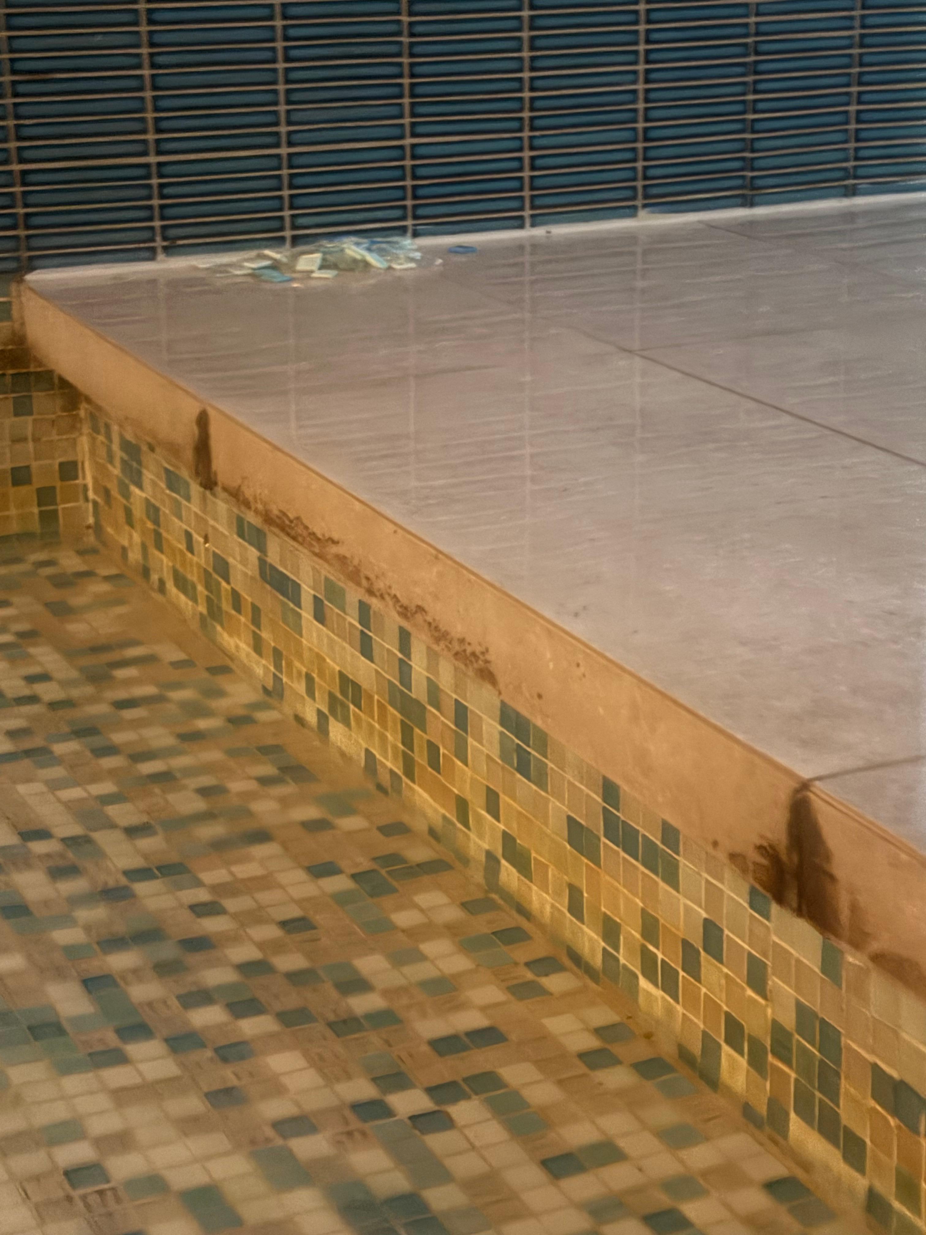 Mould etc around jacuzz? And button so far away that you give up and leave Very disturbing 