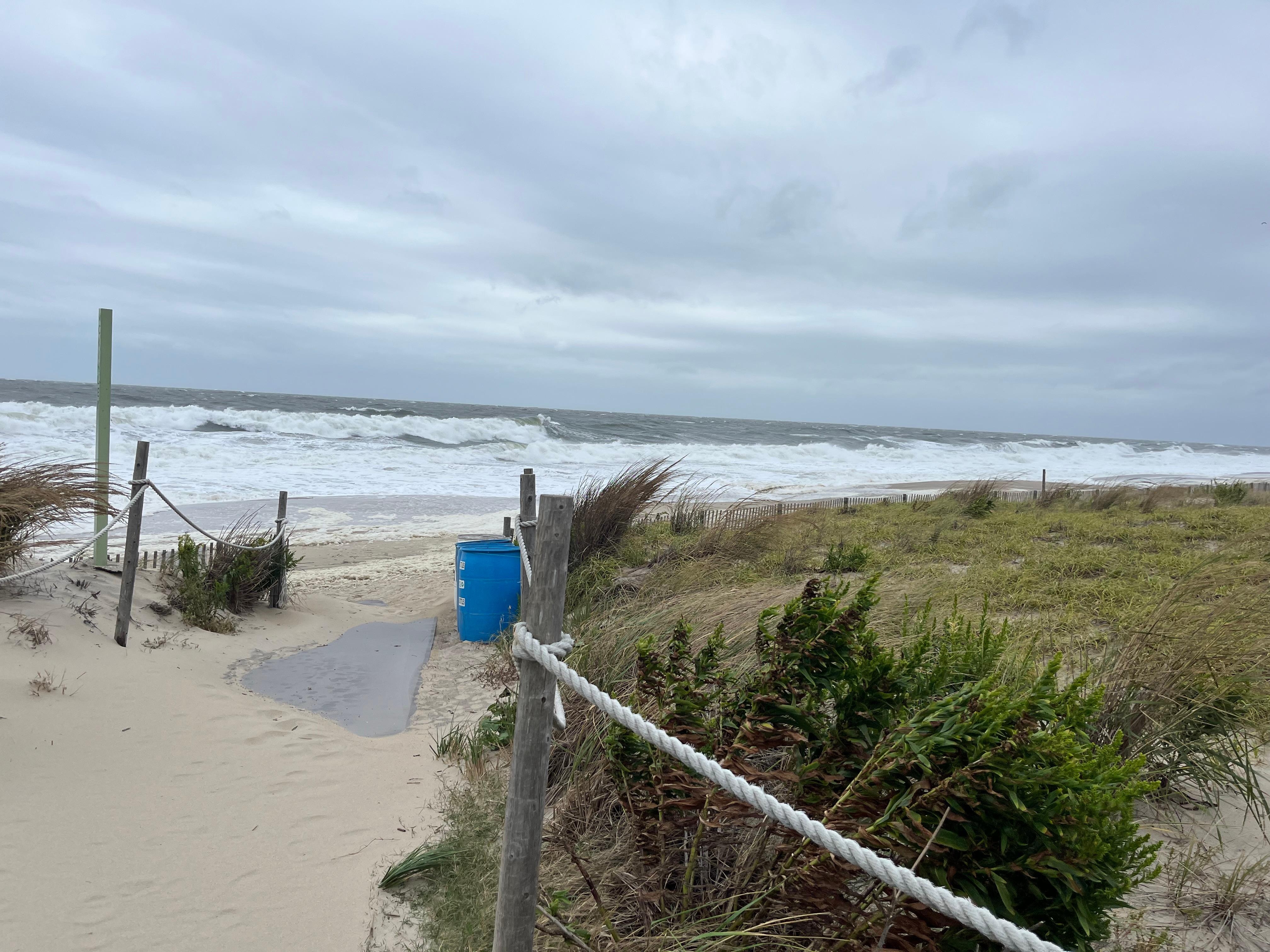 Access to beach next to townhouse 