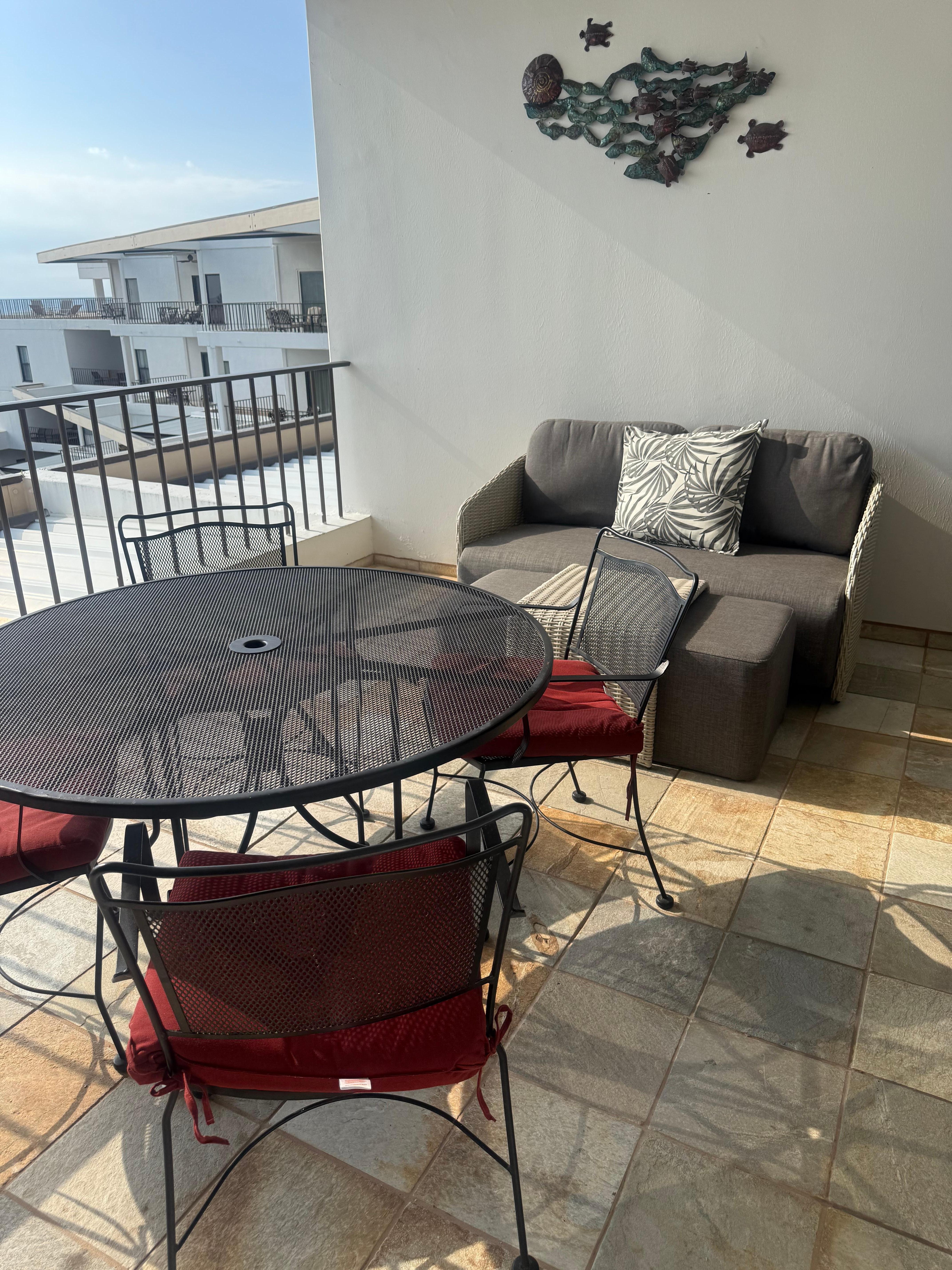 Balcony off the dining room