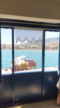 Denizli manzaralı oda