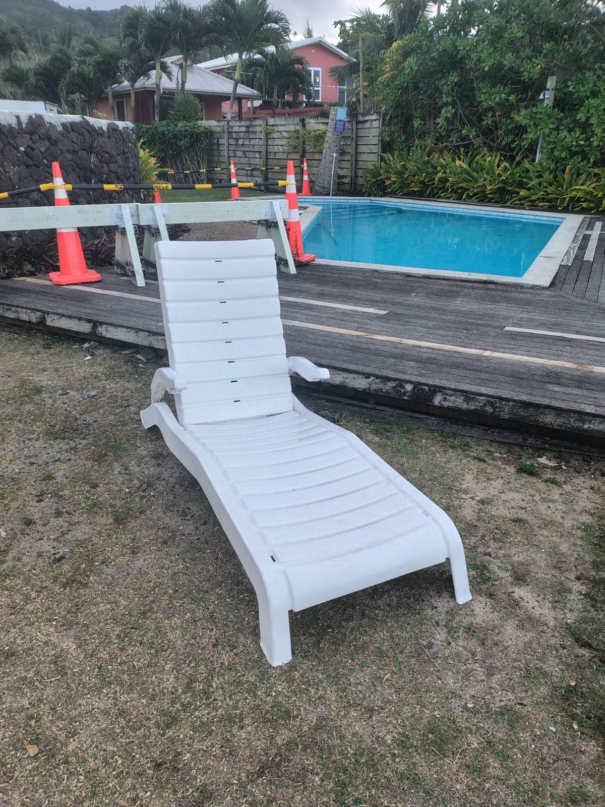 The lone sun lounger