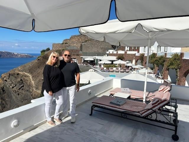 Steps outside our room is the pool, restaurant and views to die for!