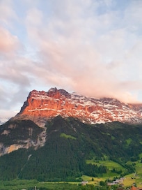Eiger im Alpenglühen