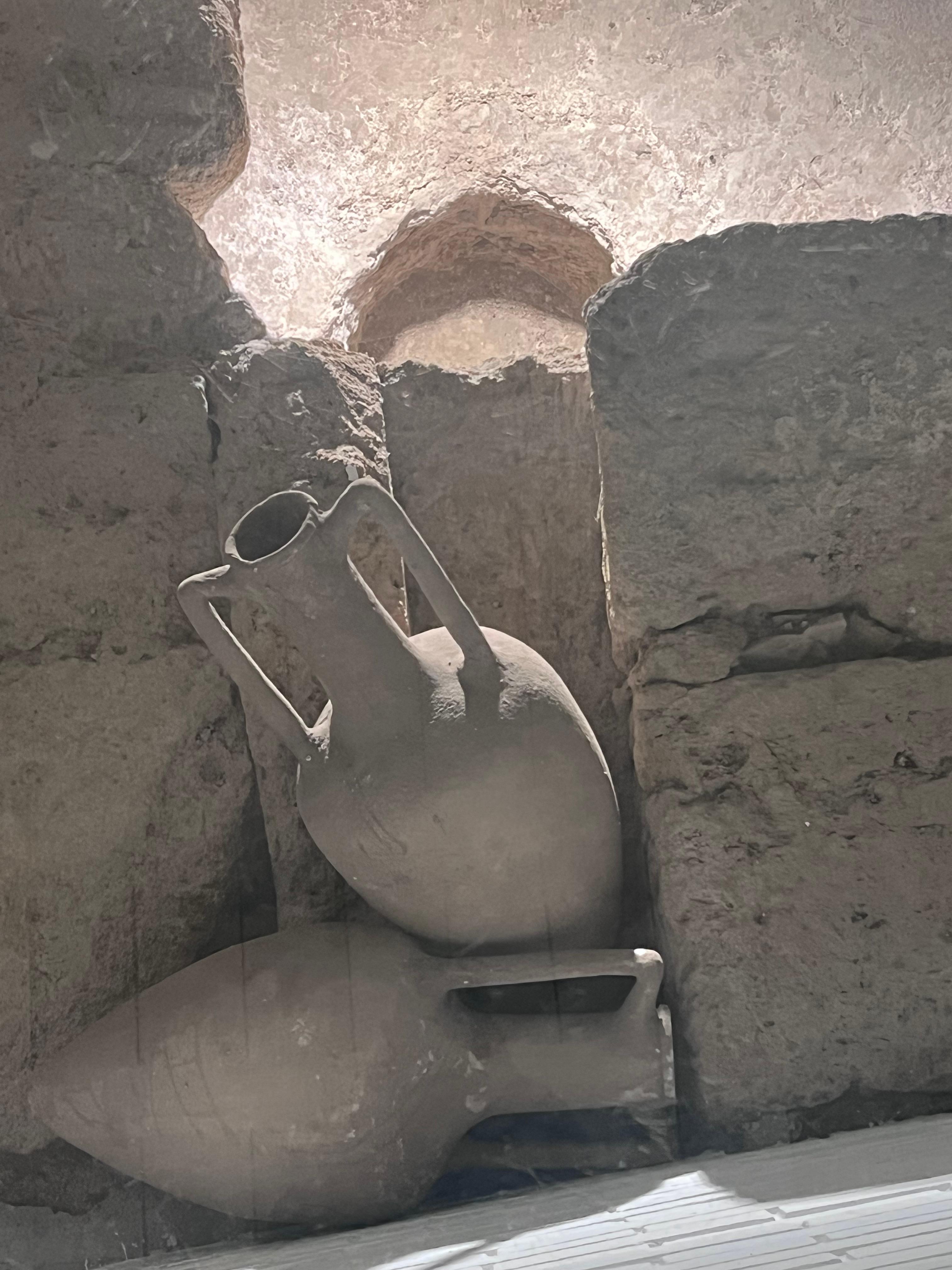 Archaeological site below glass floor in the hotel’s restaurant entrance 