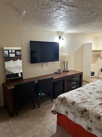 Standard room—tv has basic channels but you can connect to streaming services