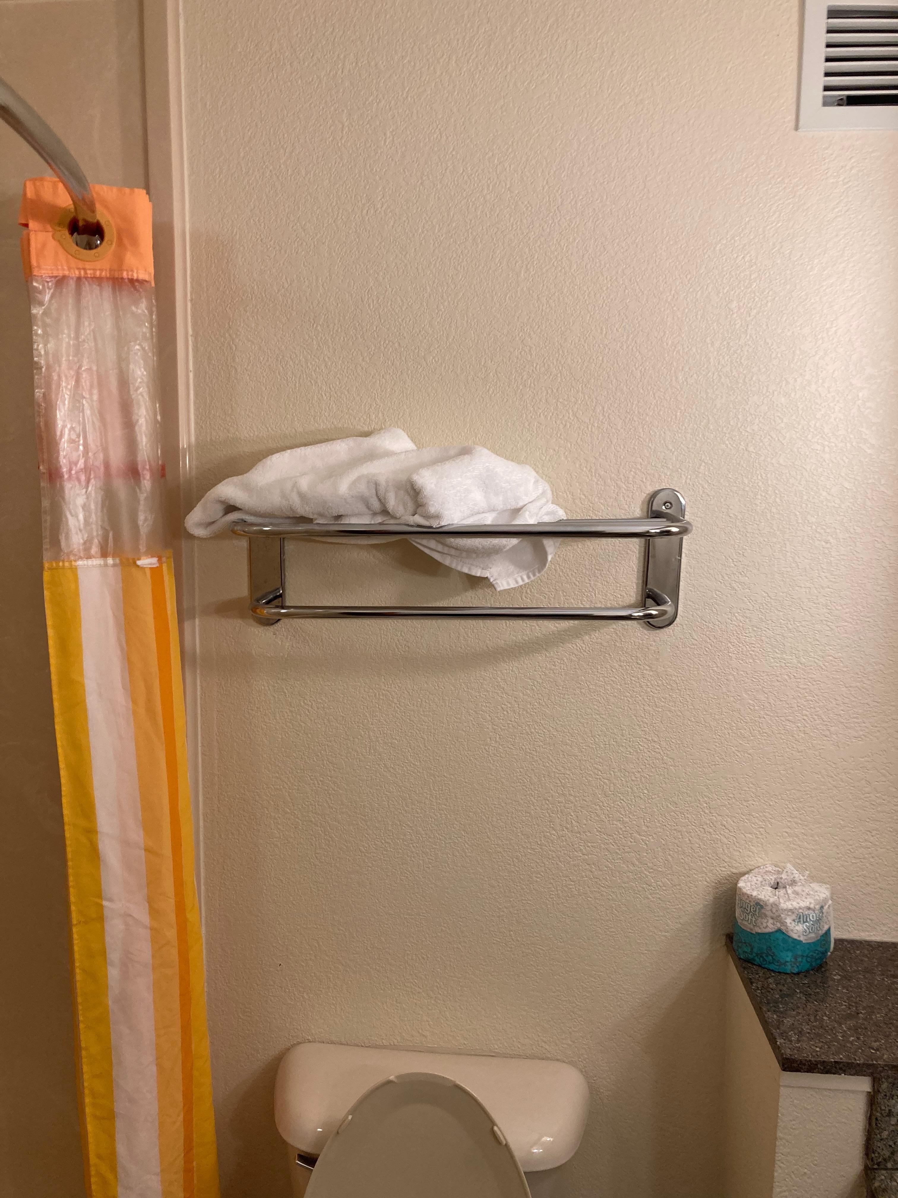 Only one towel in bathroom? No hand towels, washcloths or bath mat.