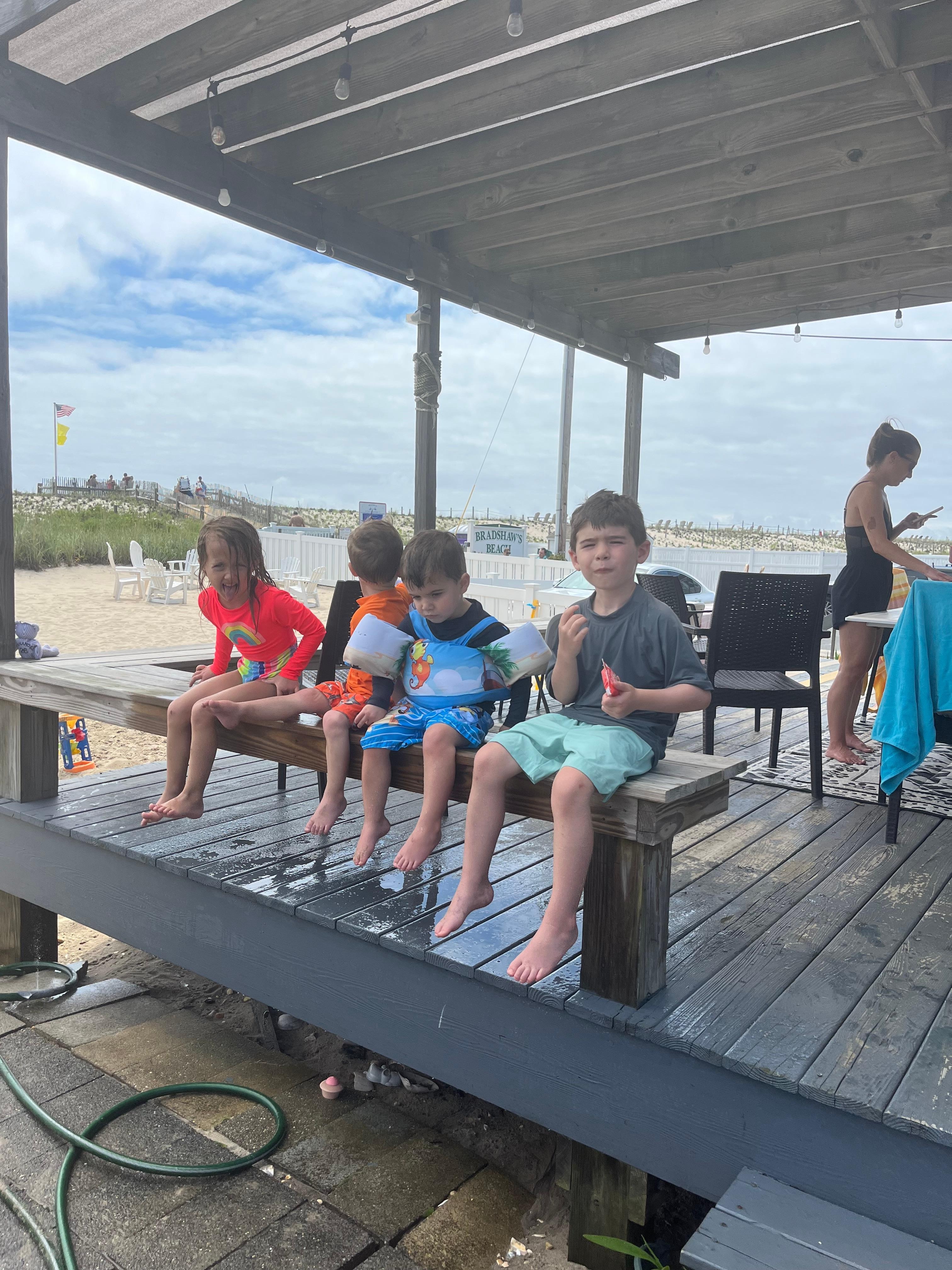 Cousins/sibs on lower deck