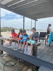 Cousins/sibs on lower deck