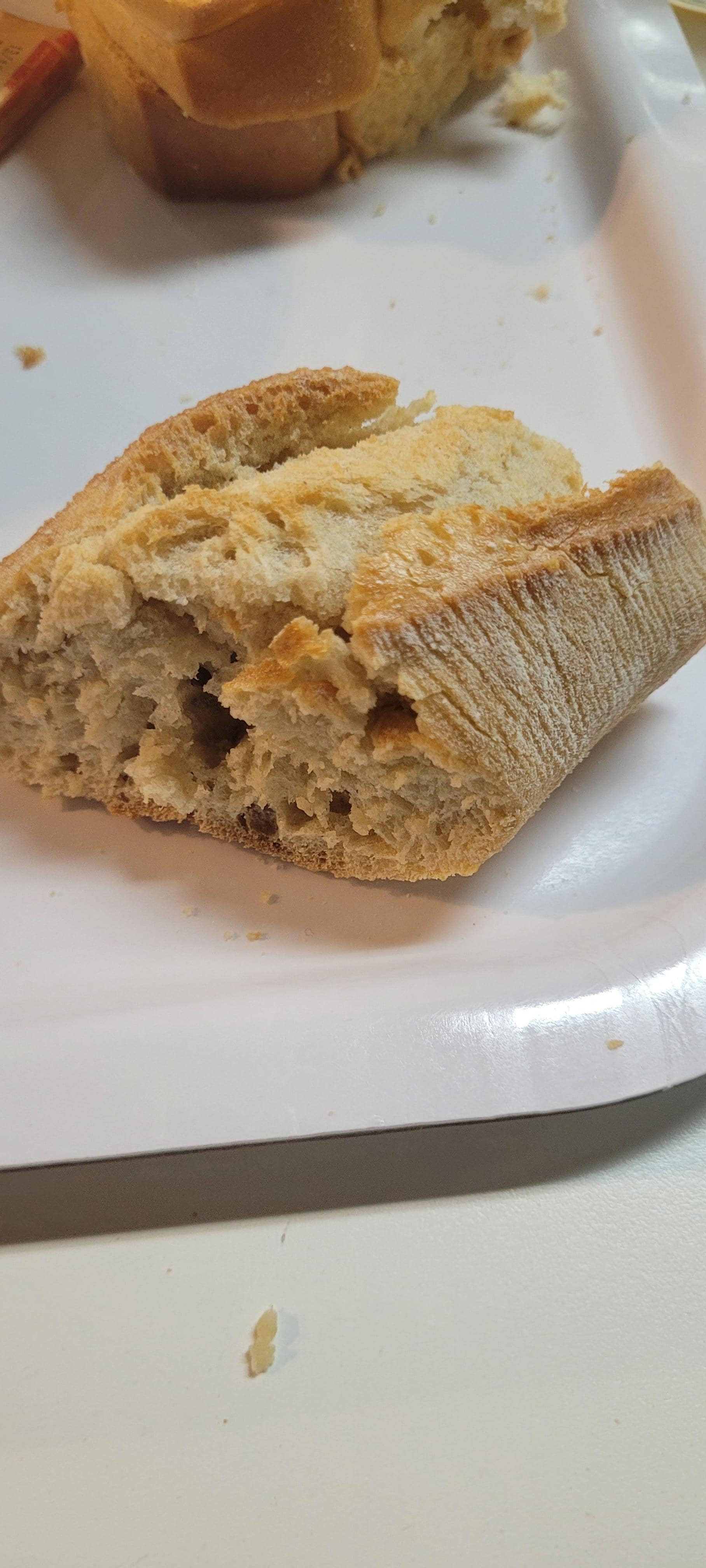 les reste. de pin congeler couper en petits morceaux pour pas qu'on y voit.