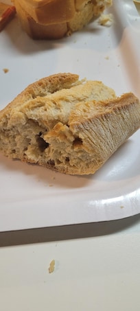 les reste. de pin congeler couper en petits morceaux pour pas qu'on y voit.