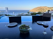 Lovely meals enjoyed outdoors - yes thatâs a Greek salad!