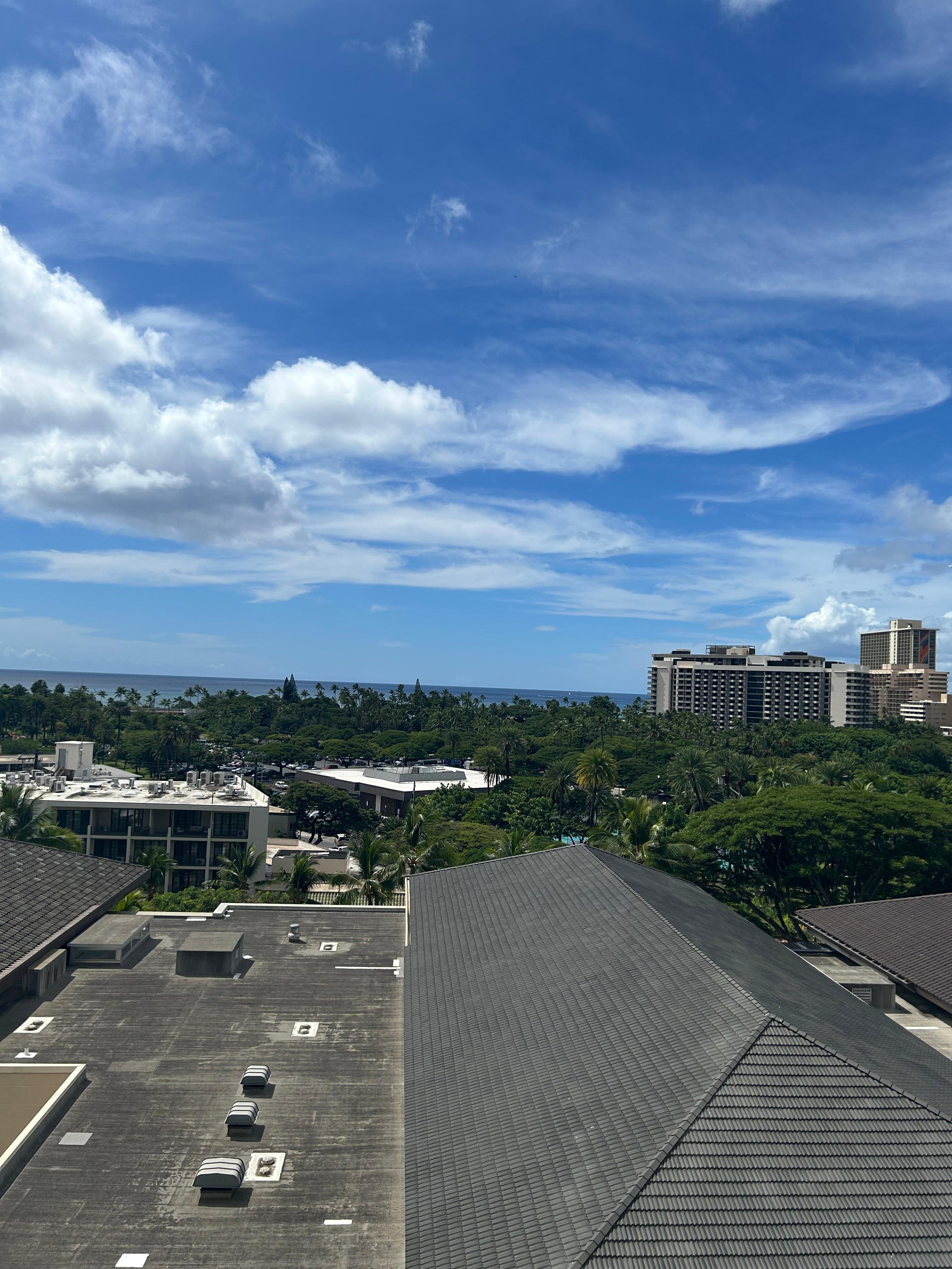 階数が低くて前の建物の屋上のファンがうるさかったのが残念でした。