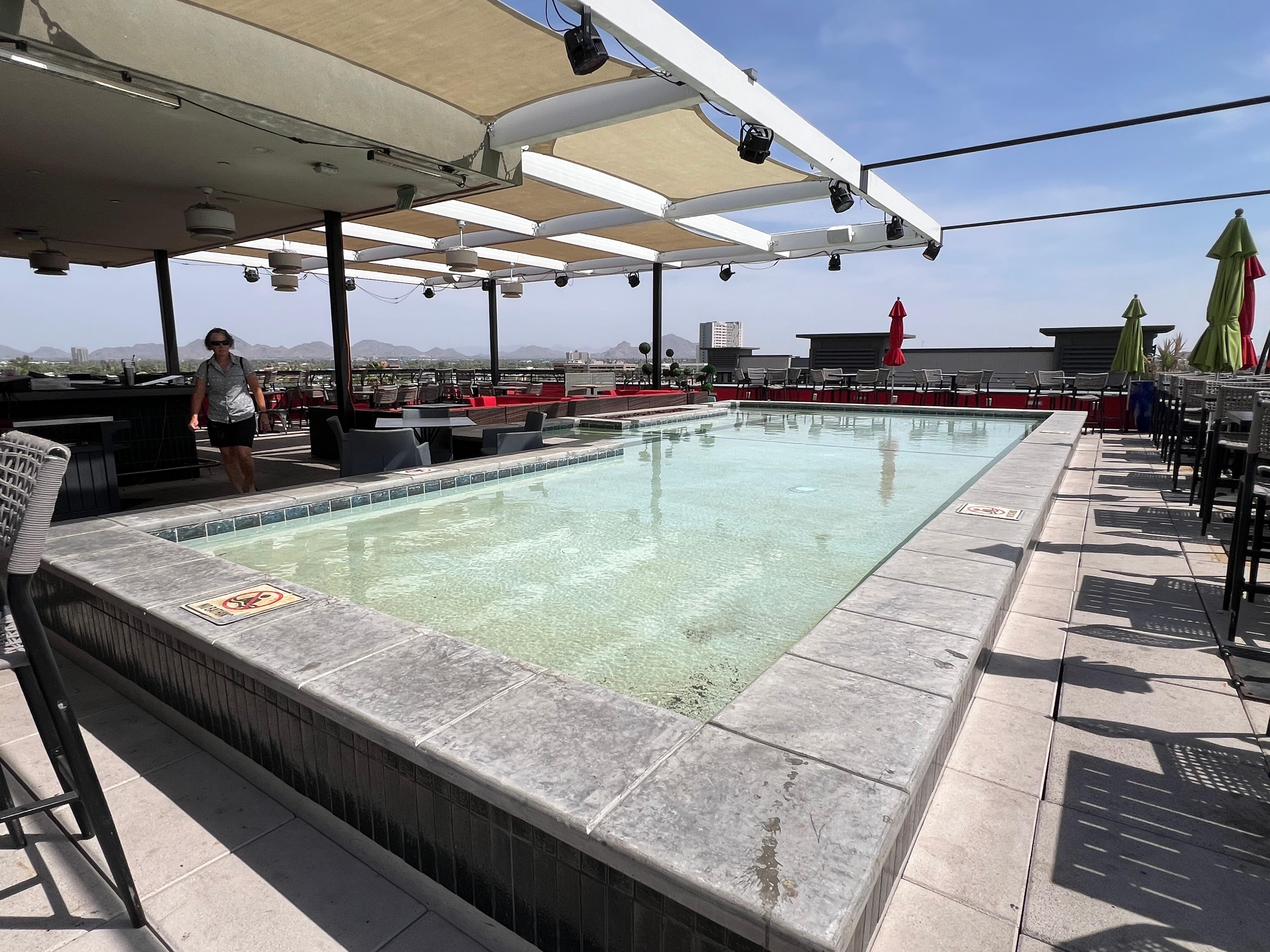 Cambria rooftop dip pool