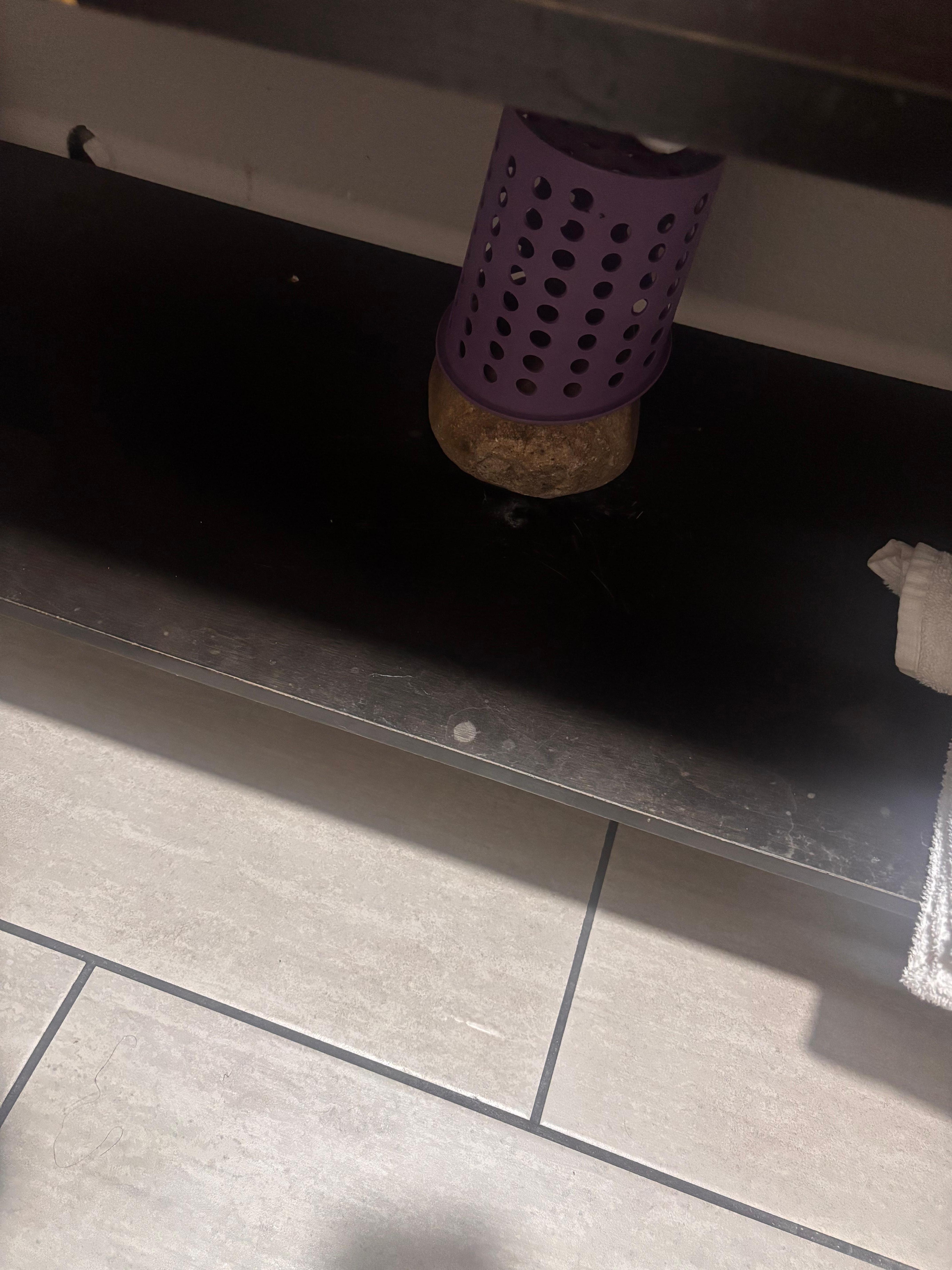 Gabinete sucio es donde se encuentran las toallas de baño 