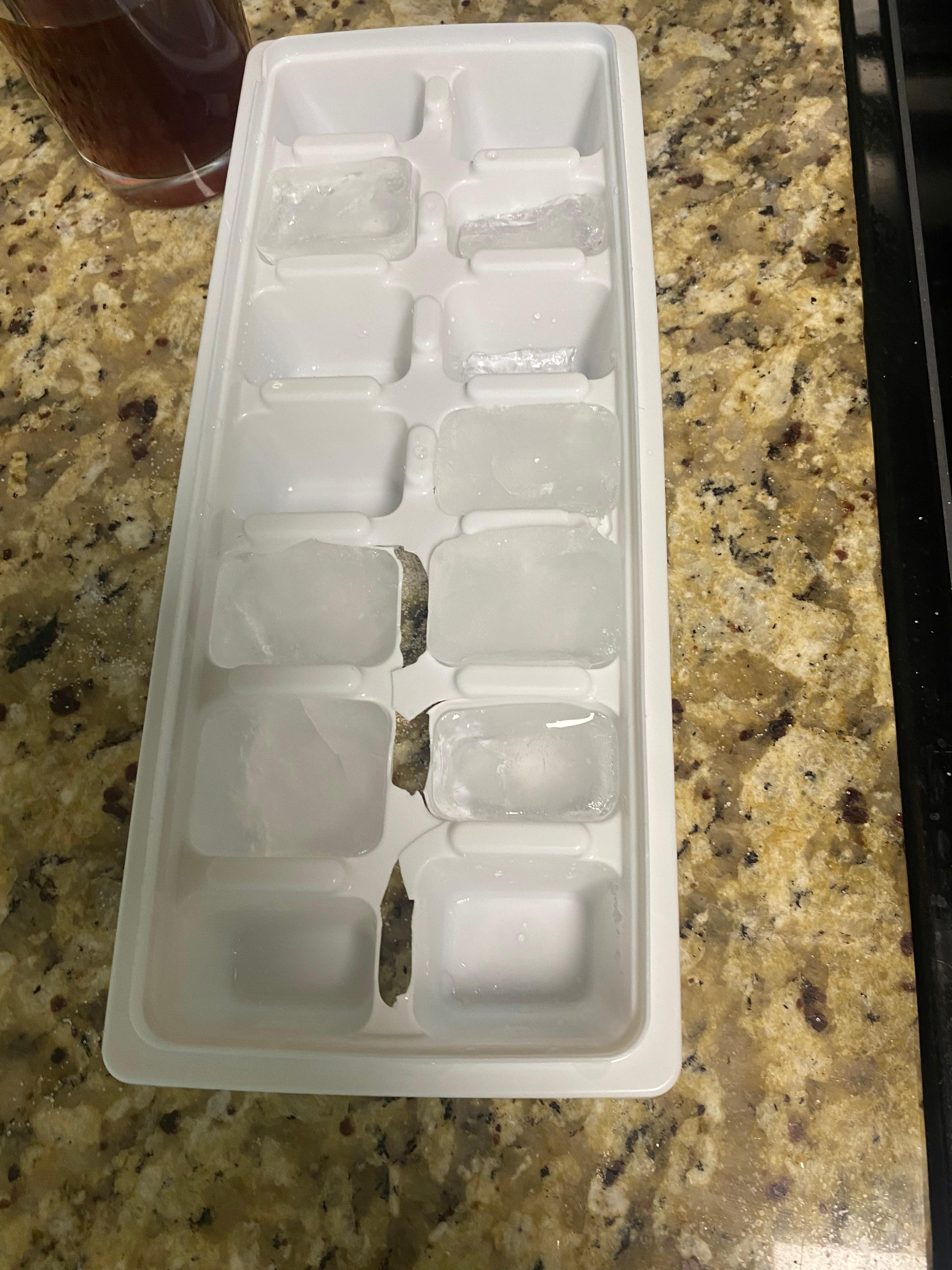 The only ice for the unit was expected to come from this tray. 