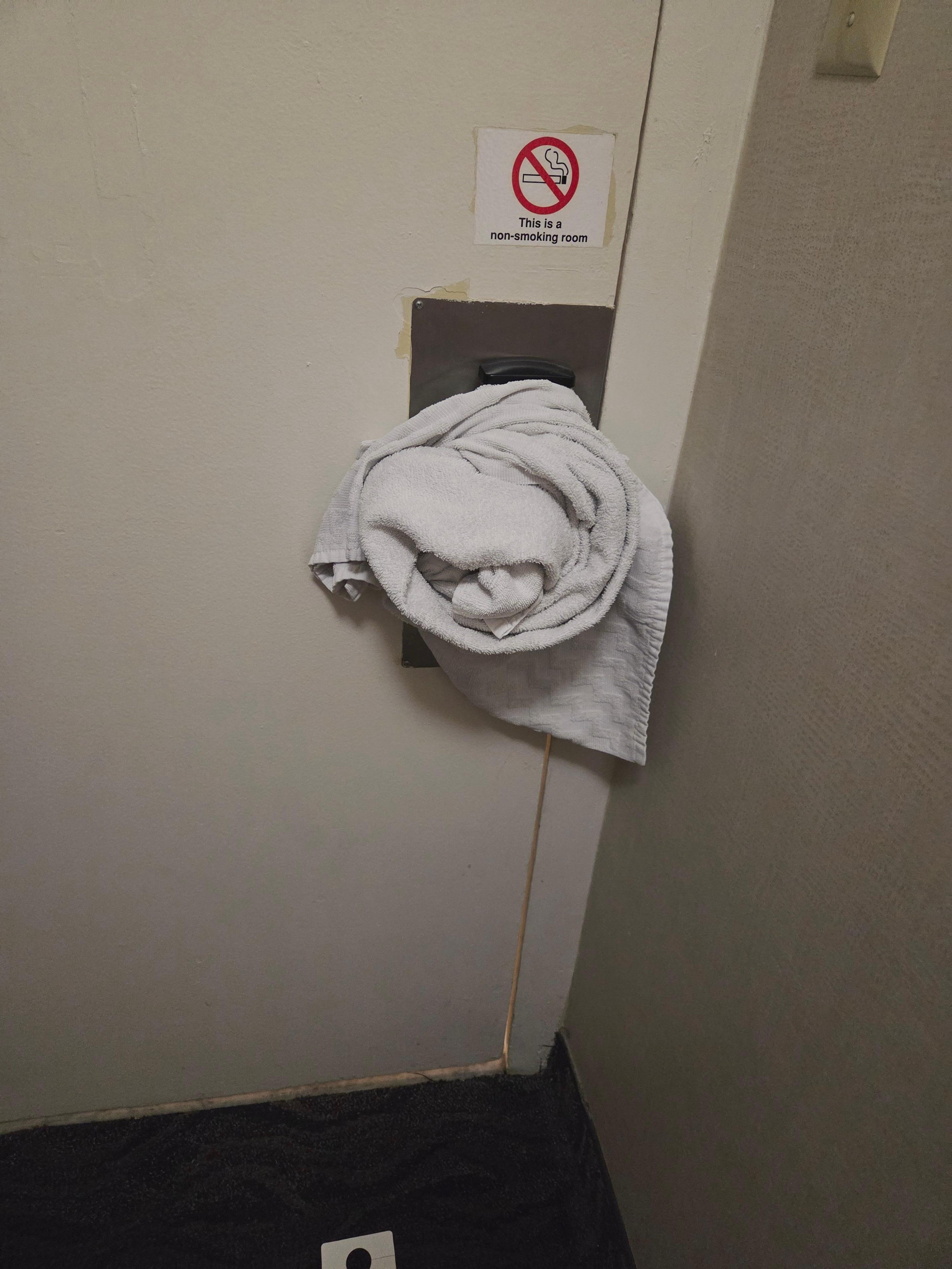 Hotel room door.. 😩