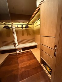 Walk-in closet