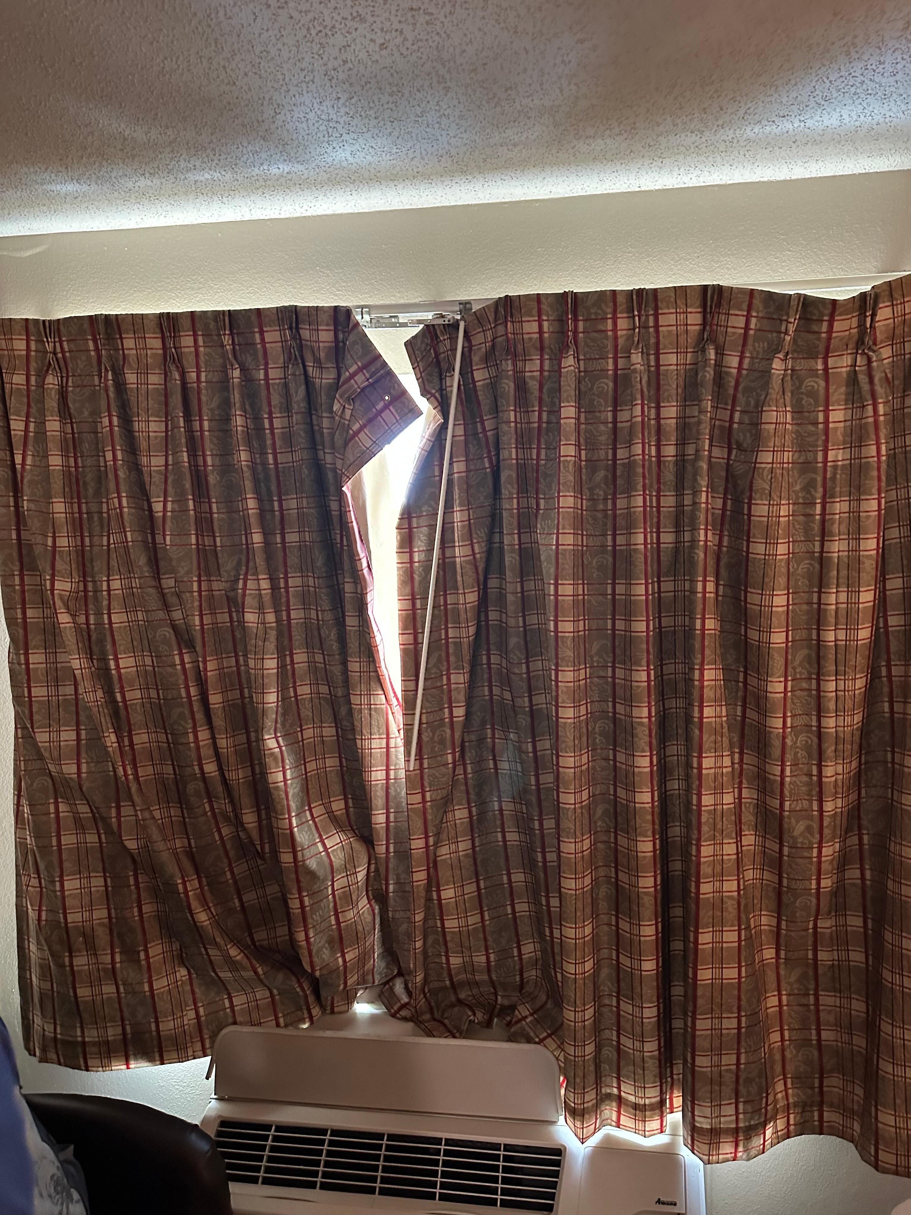 Broken curtain 