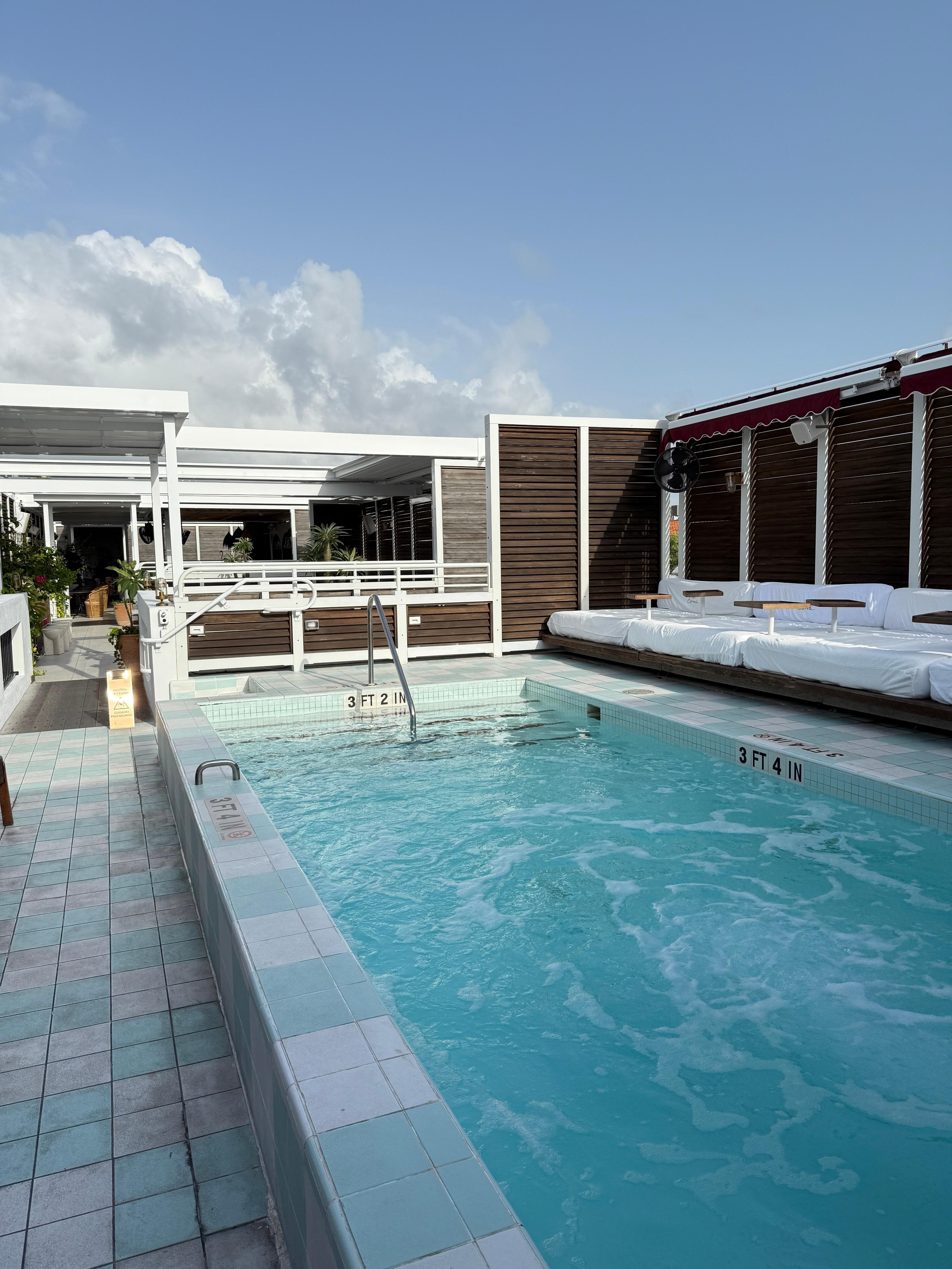 Roof top pool