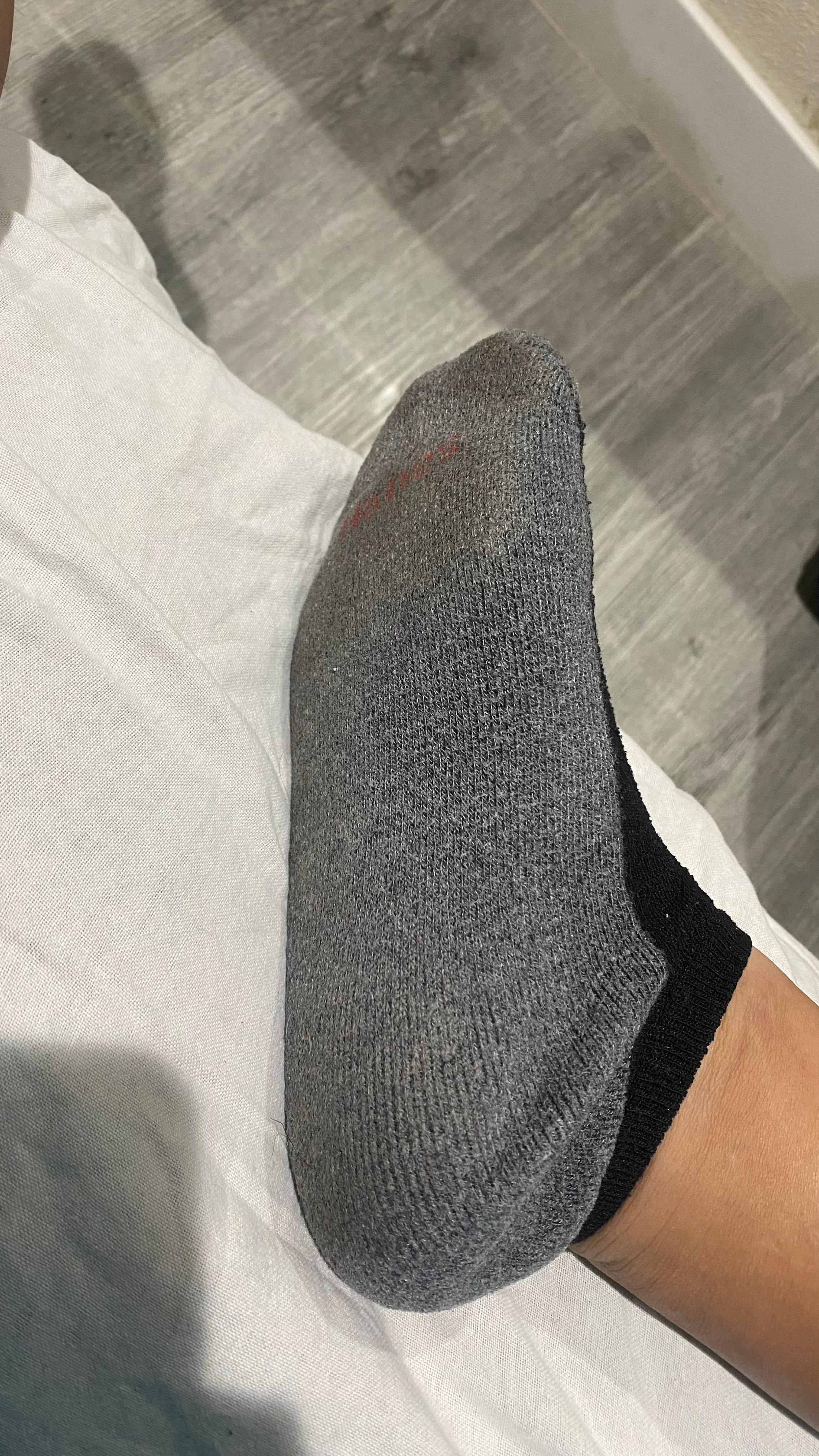 Socks show how to dirty the floor was.