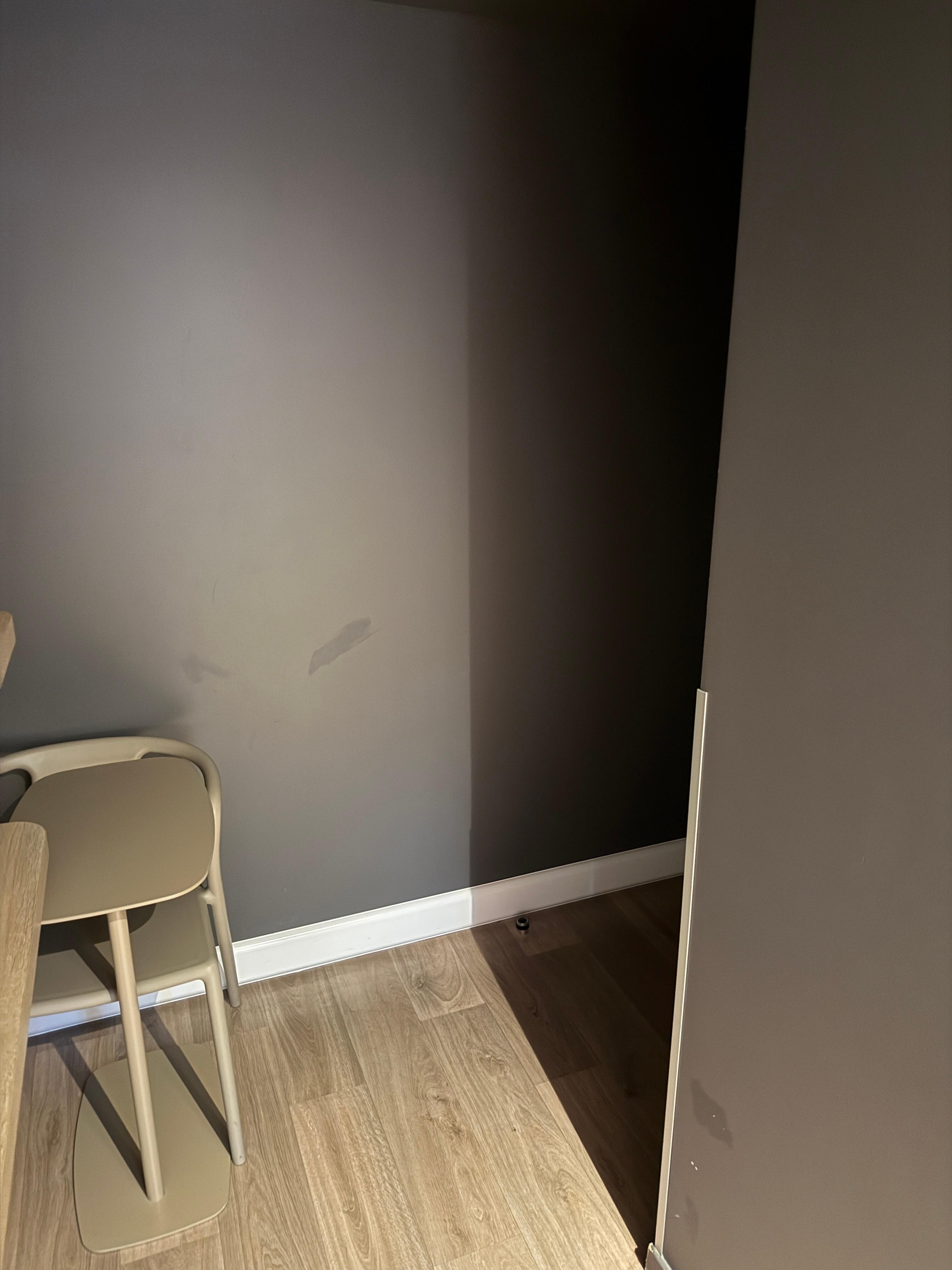 Couloir sans lumière et avec des fluides 