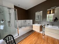 バスルーム ピカピカです