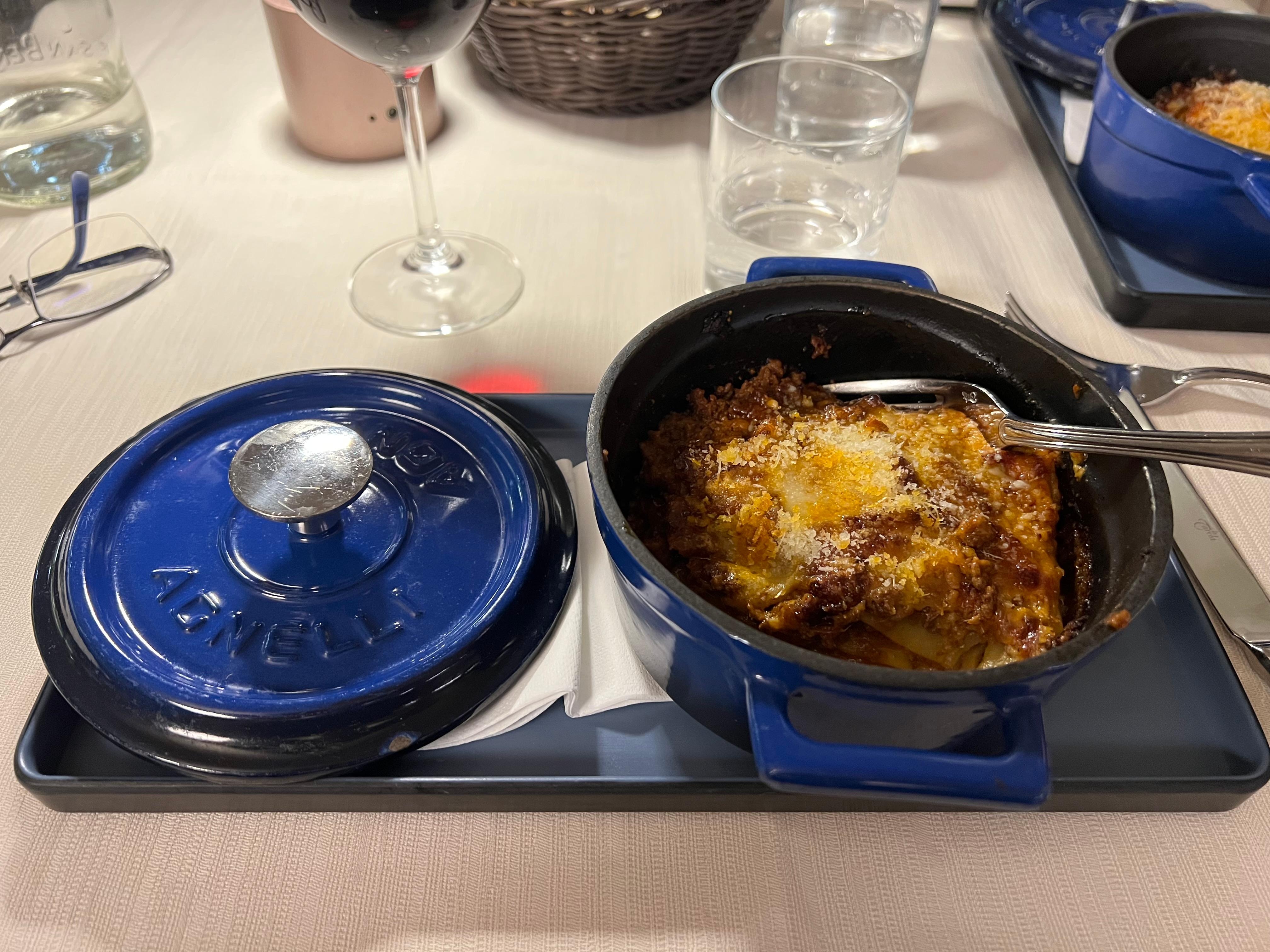 Lasagna in the hotel restaurant was delicious. 