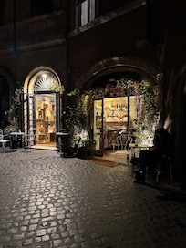 Excellent restaurant down stairs